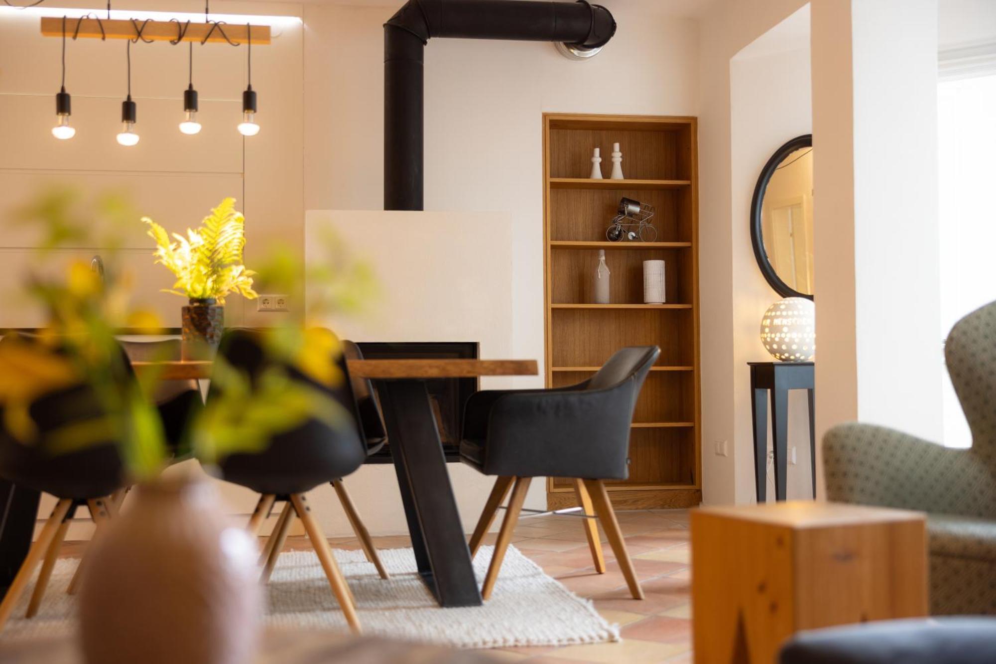Annelies Aparthotel